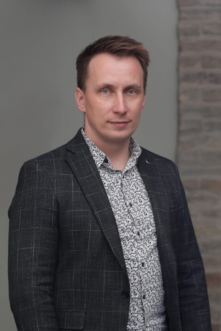 Robert Vodolko – „Protingi baldai“ komandos narys Robert Vodolko - „Protingi baldai“ komandos narys